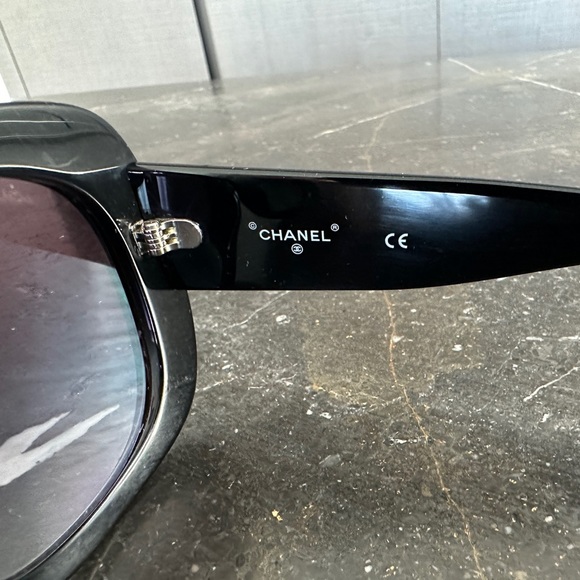 CHANEL SQUARE SUNGLASSES - Picture 7 of 8